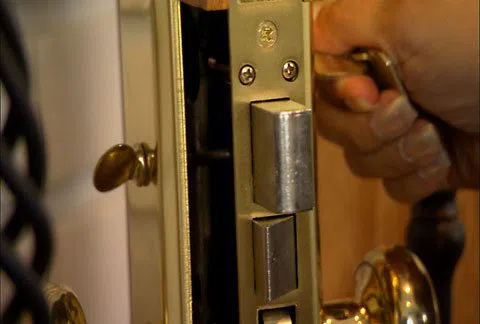 Mantua Township Locksmith  Mantua Township, NJ 856-454-9527 - apartment-lock-change